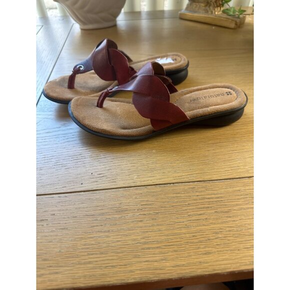 Naturalizer Size 6.5 Leather Thong Sandals Woven Strap Design Cushioned Soles - Picture 3 of 6